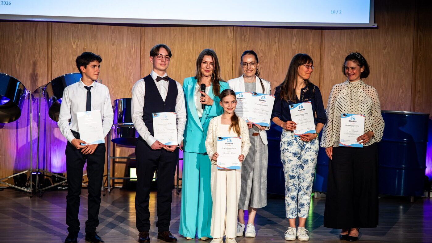 Stypendyści Fundacji BlueBike z certyfikatami